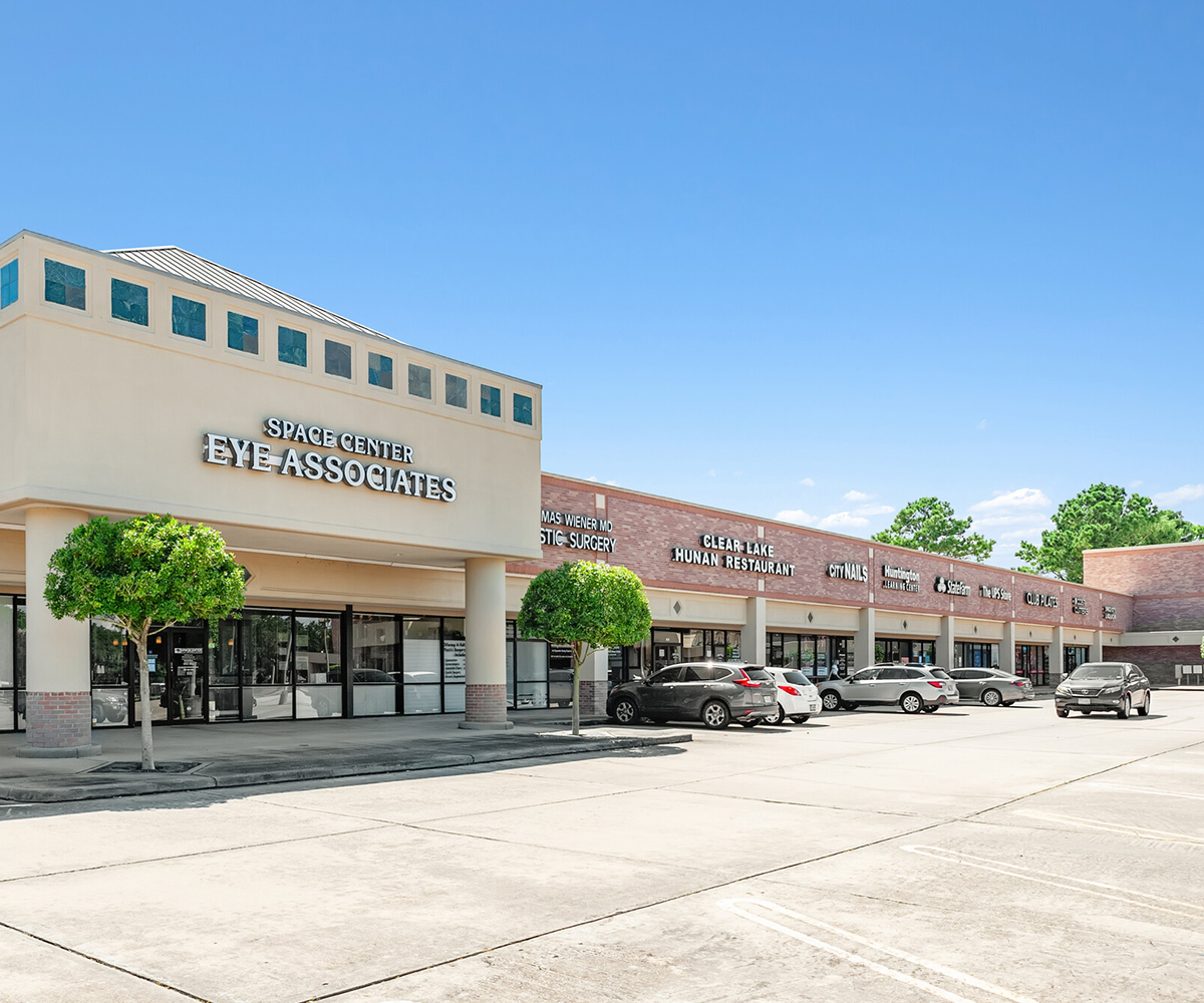 Bay Pointe Shopping Center - Partners Real Estate